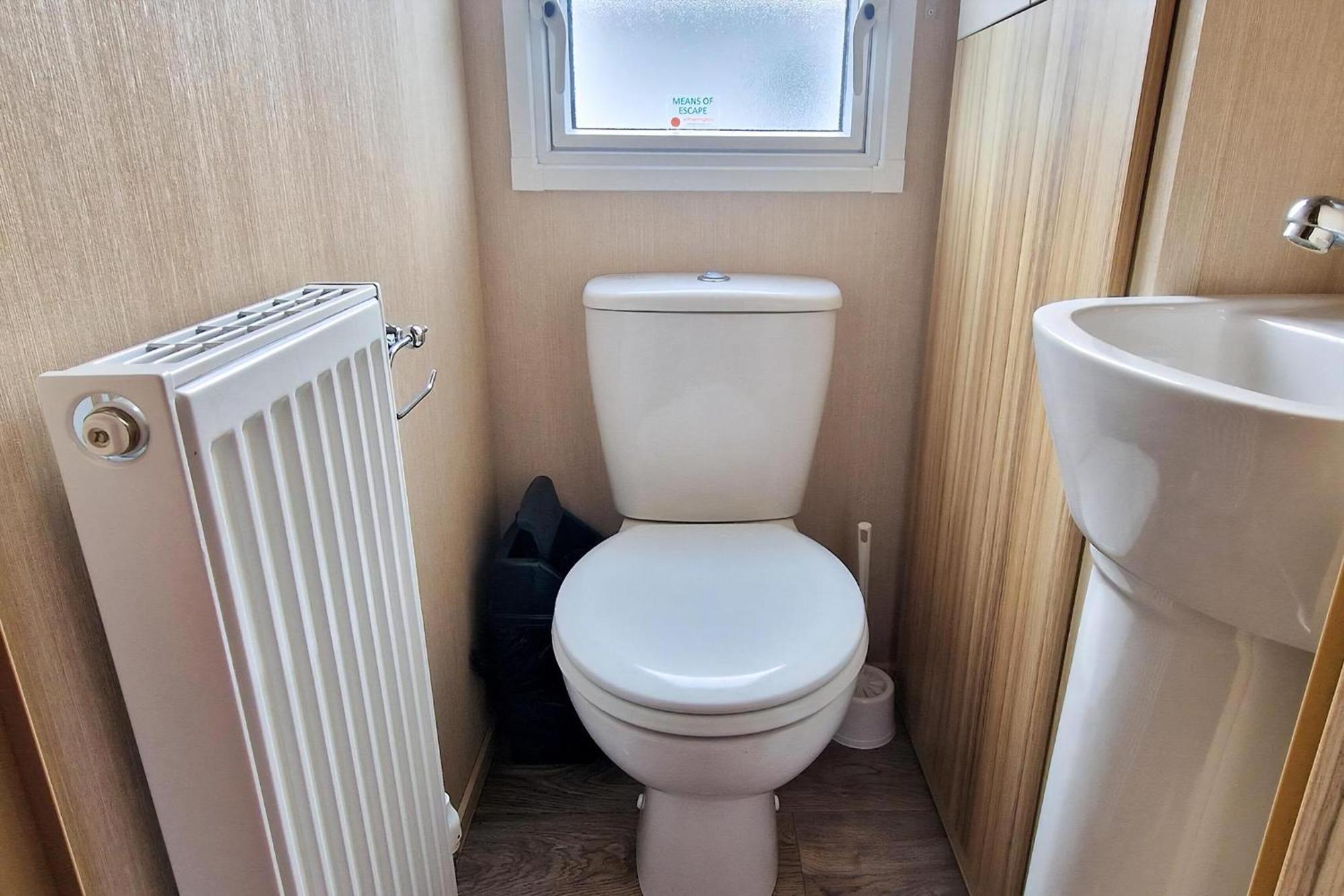 8 Berth Caravan For Hire At Manor Park Near To A Great Beach Ref 23041C هونستنتون المظهر الخارجي الصورة