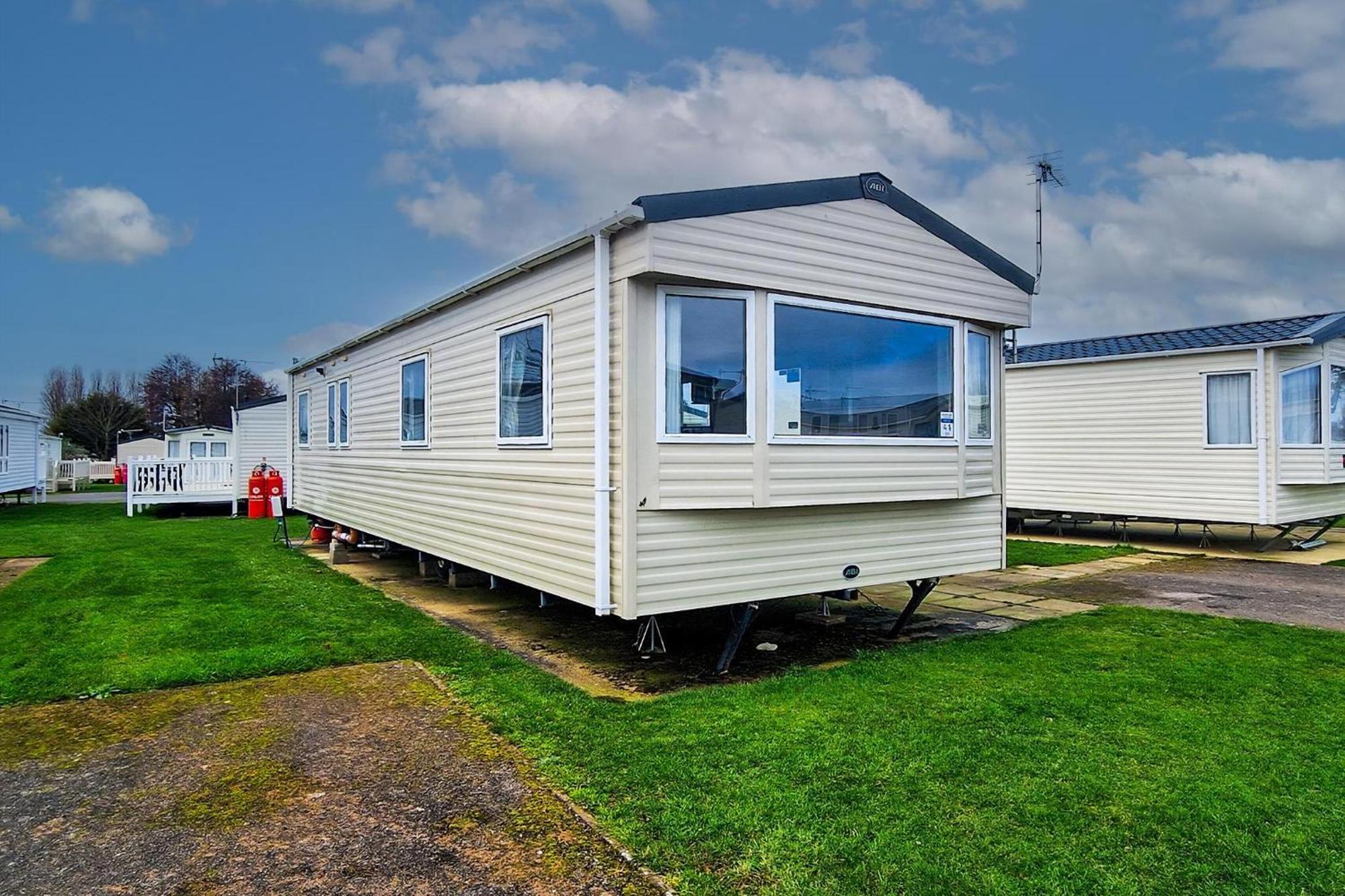 8 Berth Caravan For Hire At Manor Park Near To A Great Beach Ref 23041C هونستنتون المظهر الخارجي الصورة
