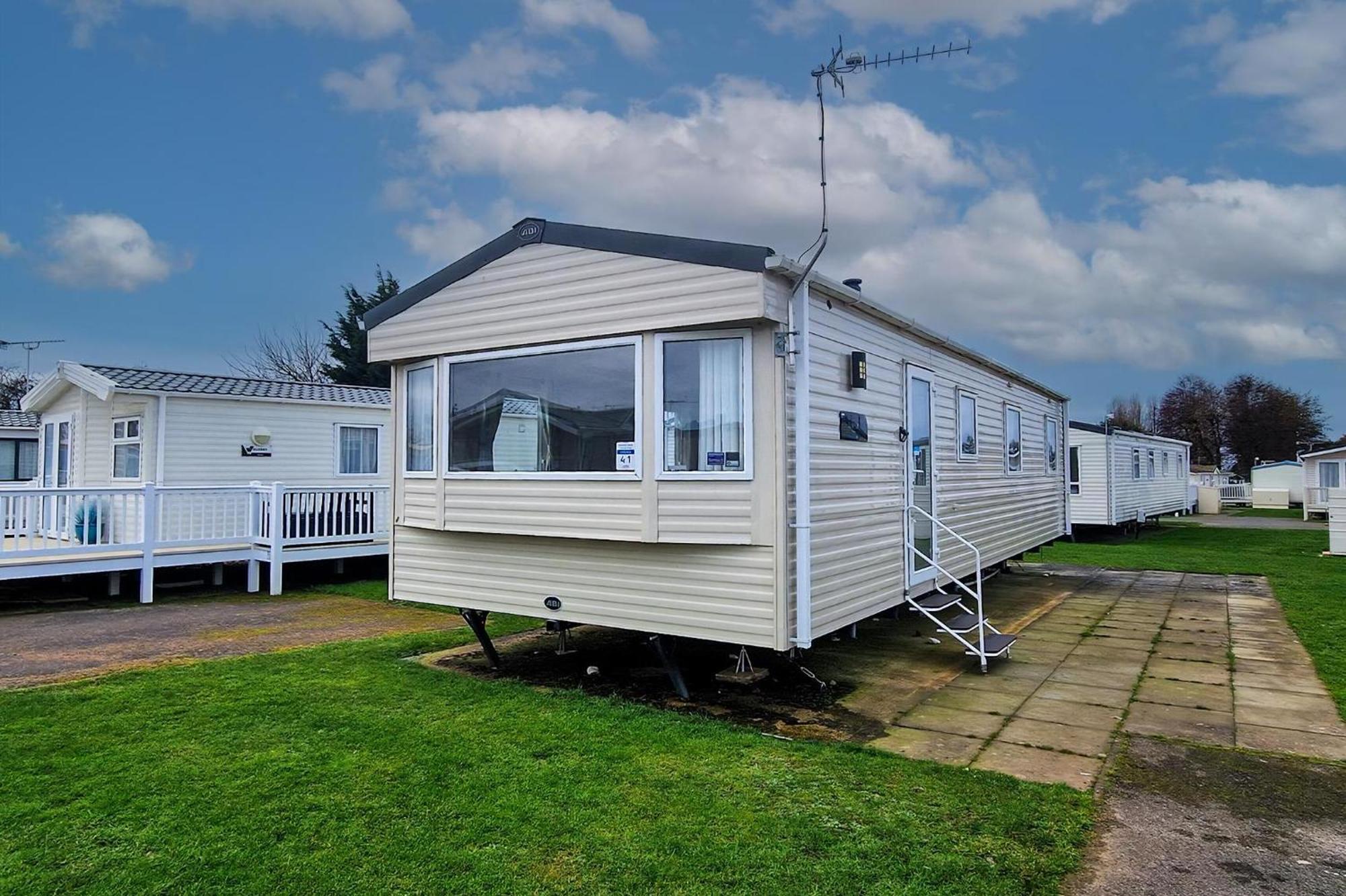 8 Berth Caravan For Hire At Manor Park Near To A Great Beach Ref 23041C هونستنتون المظهر الخارجي الصورة