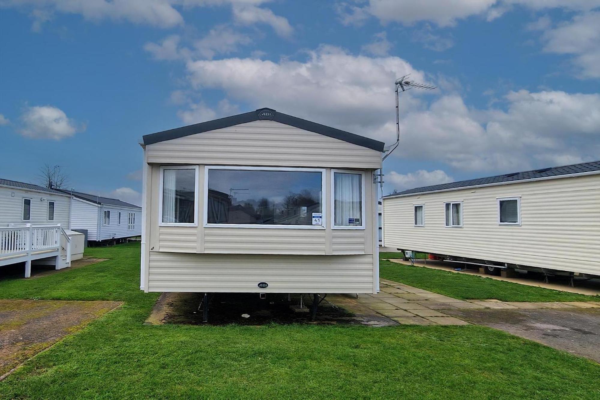 8 Berth Caravan For Hire At Manor Park Near To A Great Beach Ref 23041C هونستنتون المظهر الخارجي الصورة